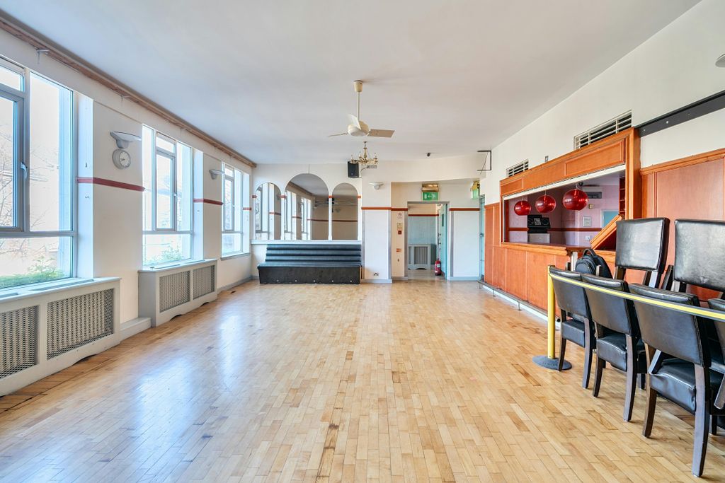 Property photo 2 of 26 1404124-18-697B5508645A6.Jpg