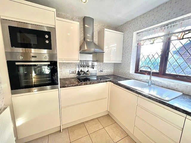 Property photo 3 of 15 Kitchen