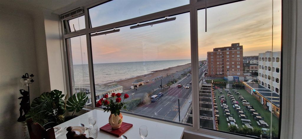 Additional image 4 of 2 bed flat to rentMarine Parade, Worthing BN11