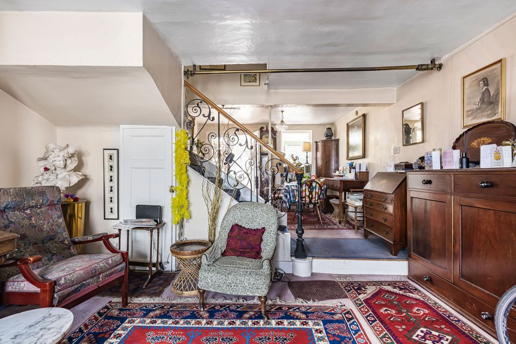 Property photo 3 of 16 Photo 1