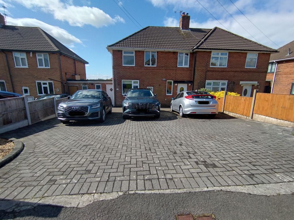 Property photo 1 of 34