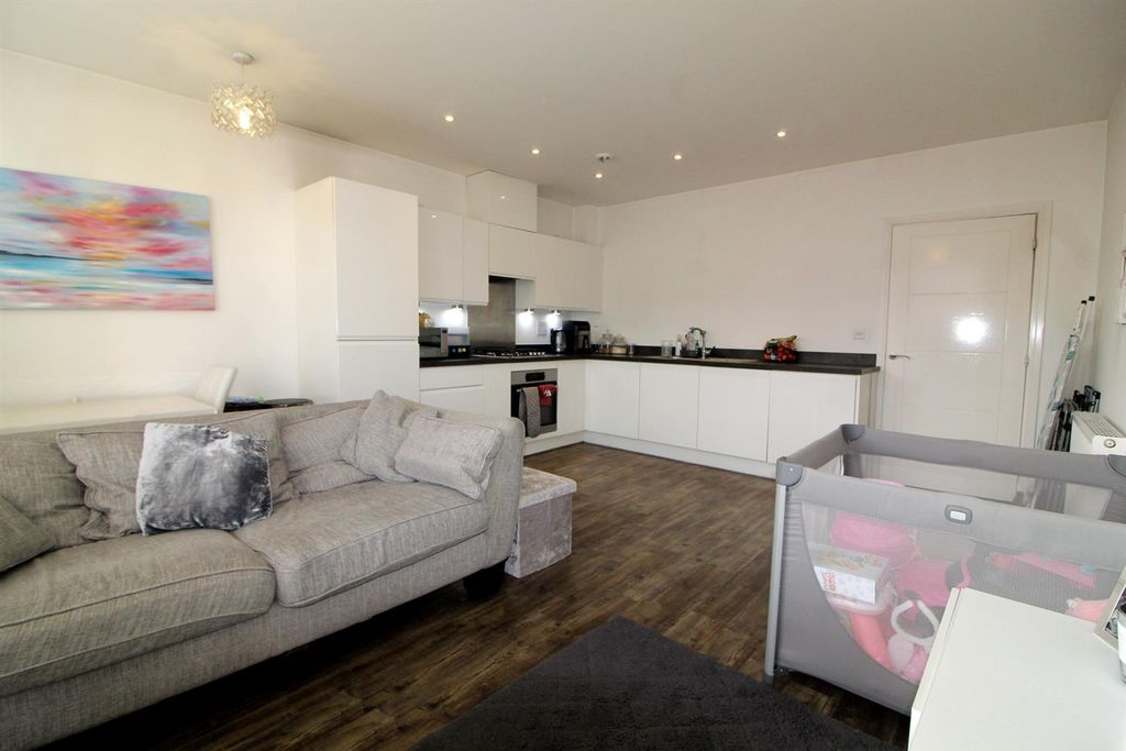 Property photo 2 of 6 E Kitchen.Jpg