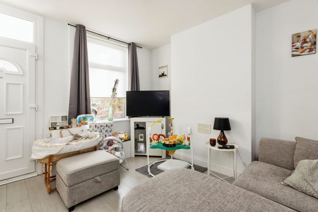 Property photo 1 of 12 Photography