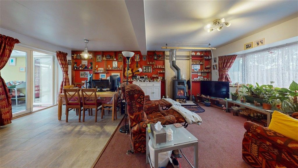 Property photo 1 of 12 Lounge/Diner