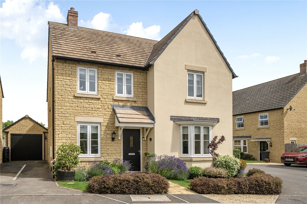 Property photo 1 of 17 External