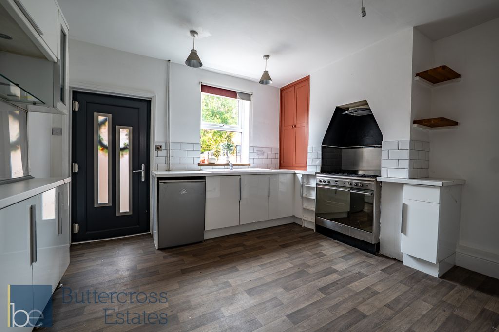 Property photo 2 of 12 Kitchen