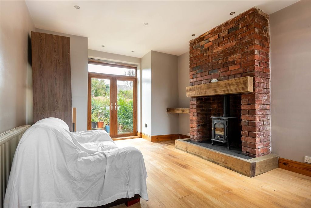 Property photo 2 of 13 62 Willow Drive-1.Jpg