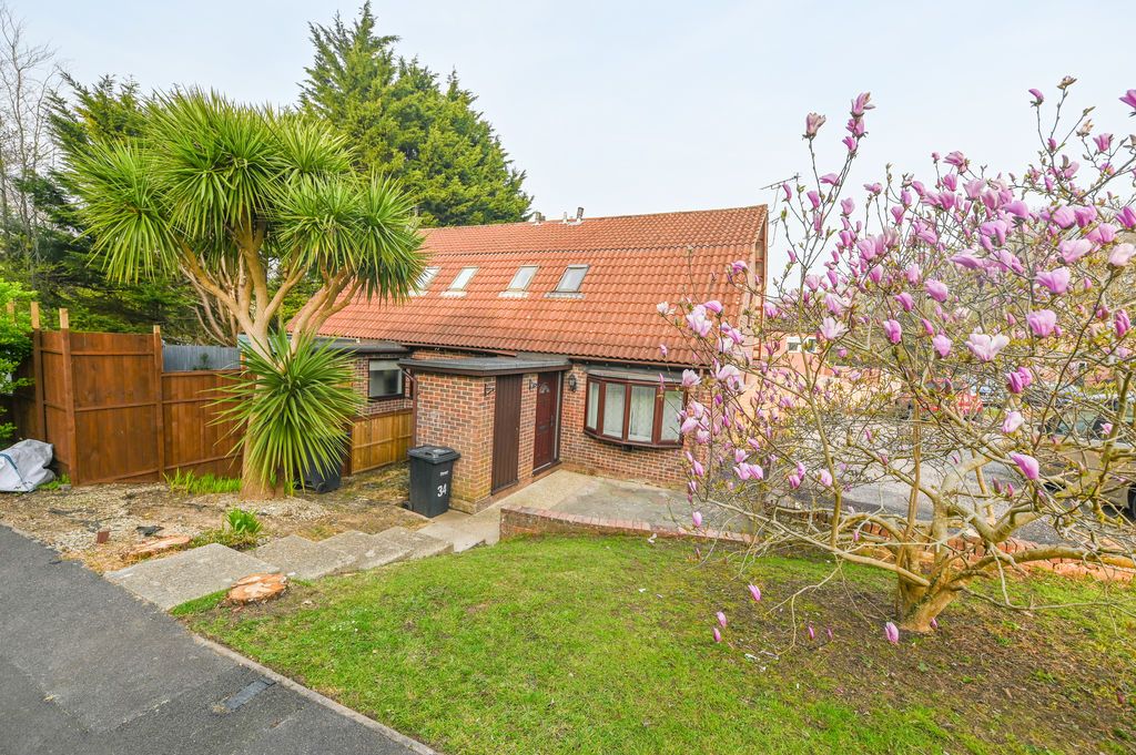 Property photo 1 of 11 Photo 11