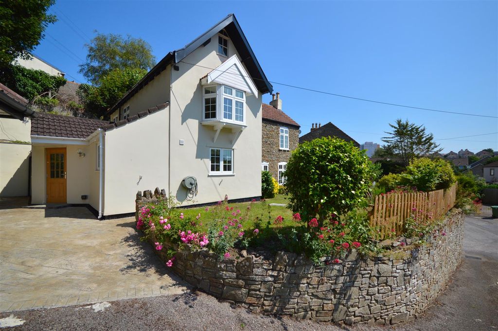 Property photo 3 of 31
