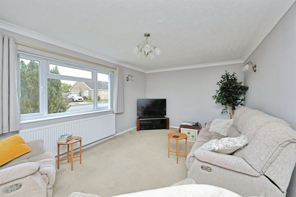 Property photo 2 of 25