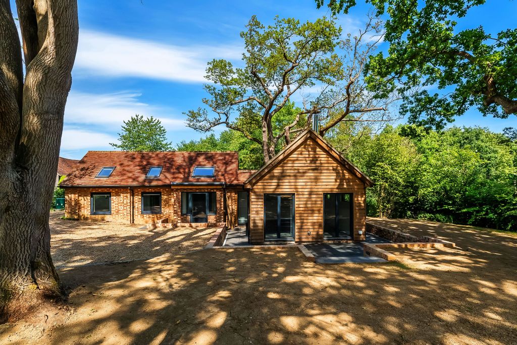 Property photo 1 of 23