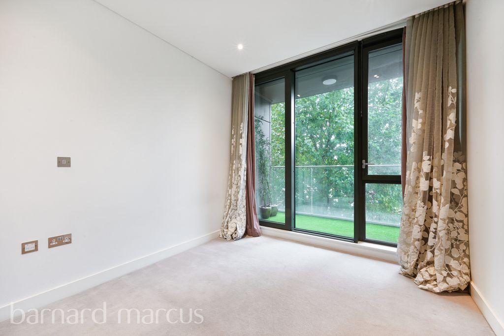 Property photo 2 of 18 Image
