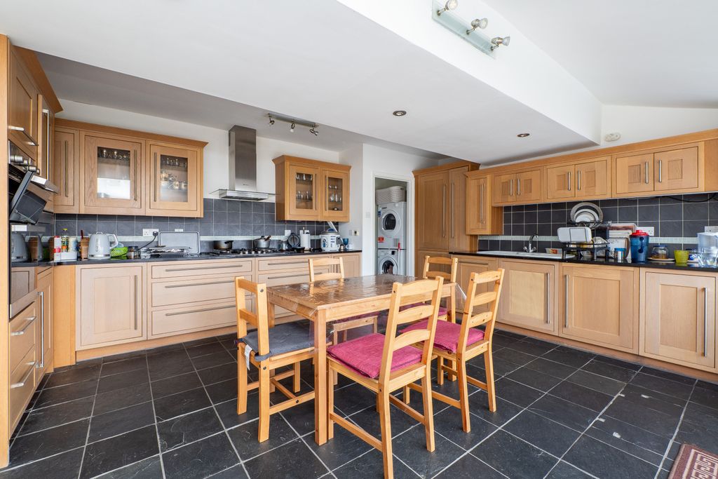 Property photo 3 of 13 Picture No. 06