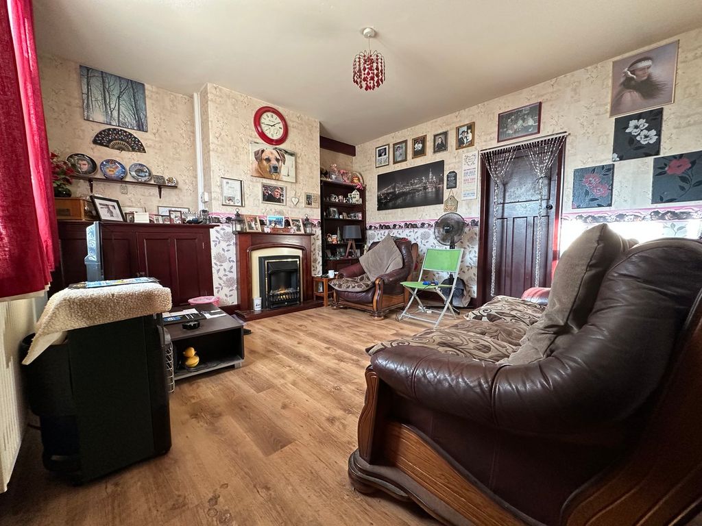 Property photo 3 of 31