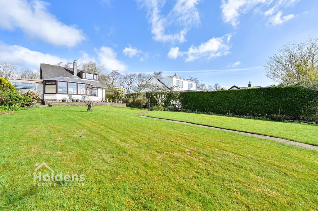 Property photo 2 of 28