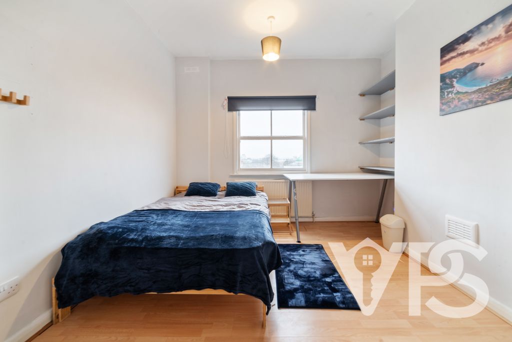 Property photo 1 of 6 40 Sax - 6