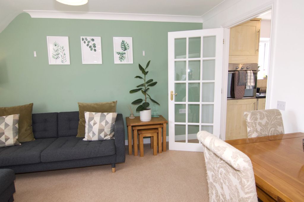 Property photo 3 of 8