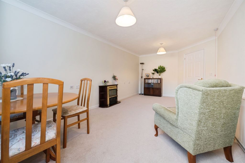 Property photo 2 of 12