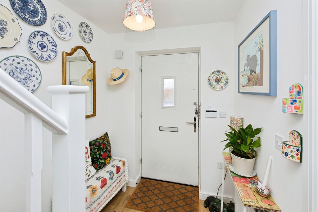 Property photo 2 of 22