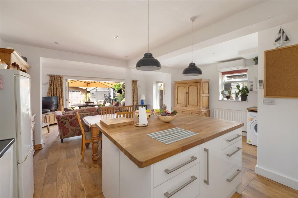 Property photo 3 of 14 Northwood Road, Tankerton, Whitstable