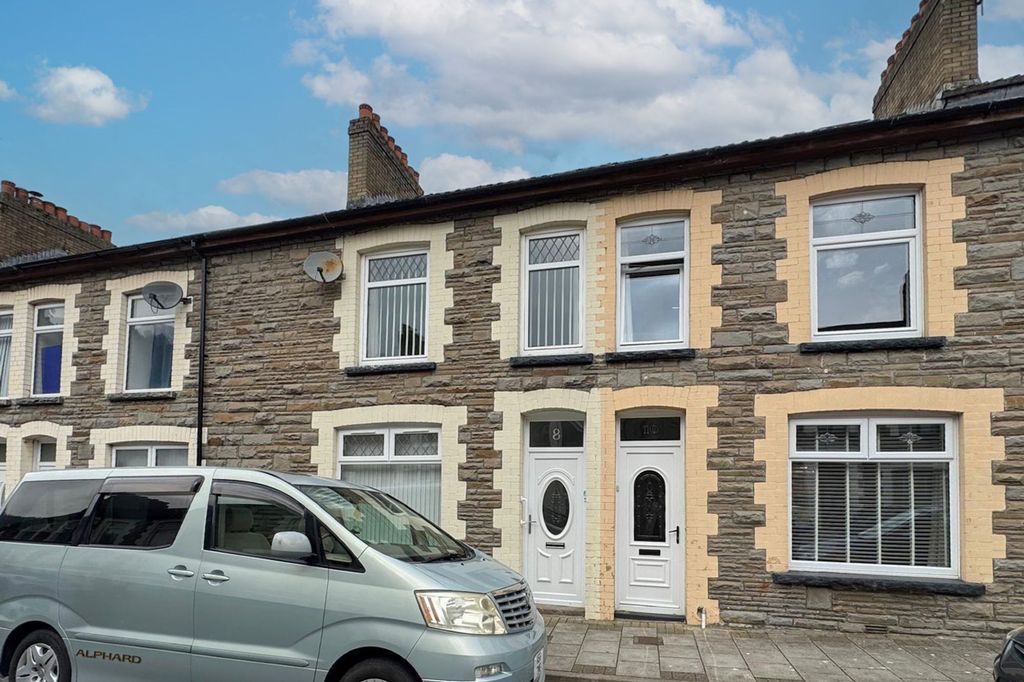 Property photo 2 of 22