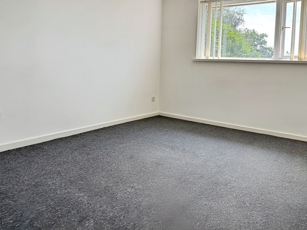 Property photo 1 of 9 Entrance Hall