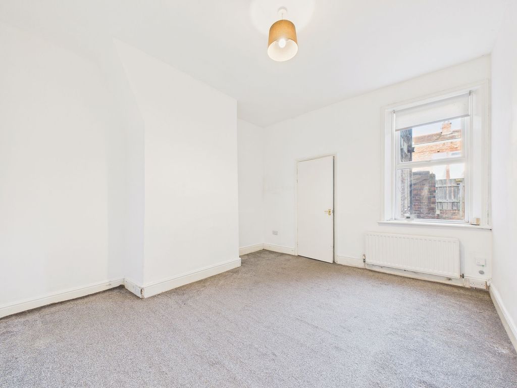 Property photo 3 of 9 Lounge