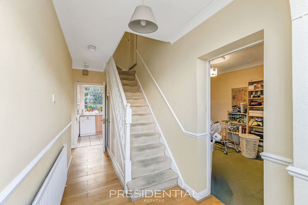 Property photo 2 of 25