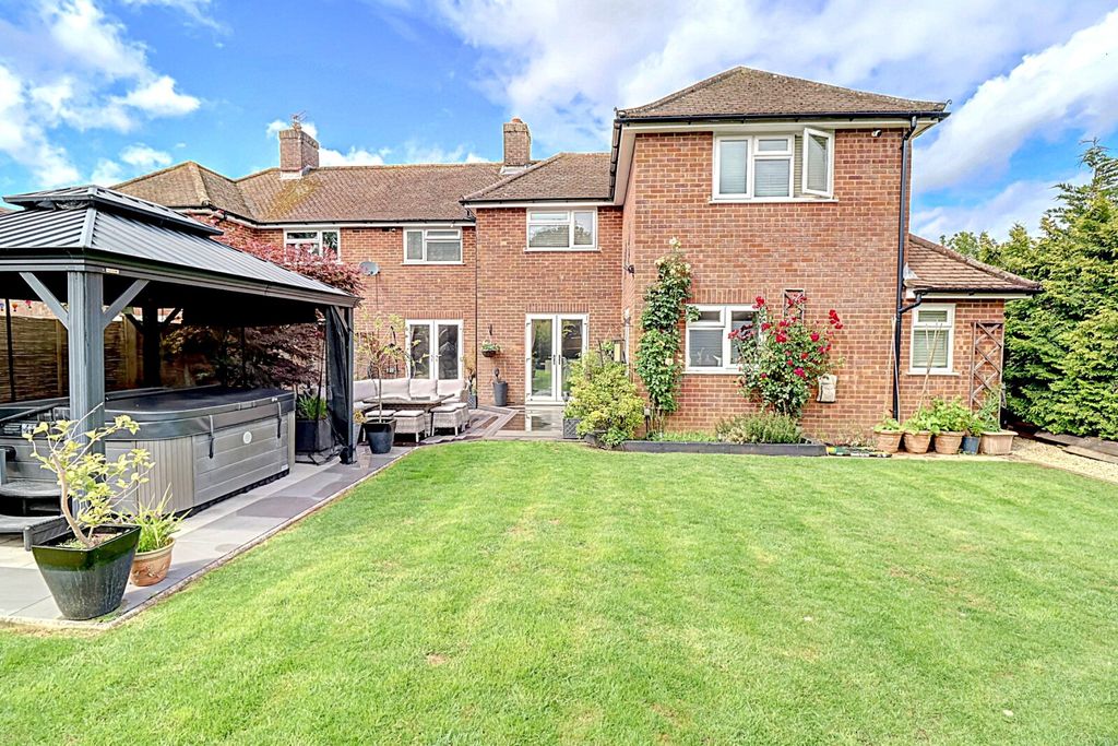 Property photo 1 of 19 Picture No. 01