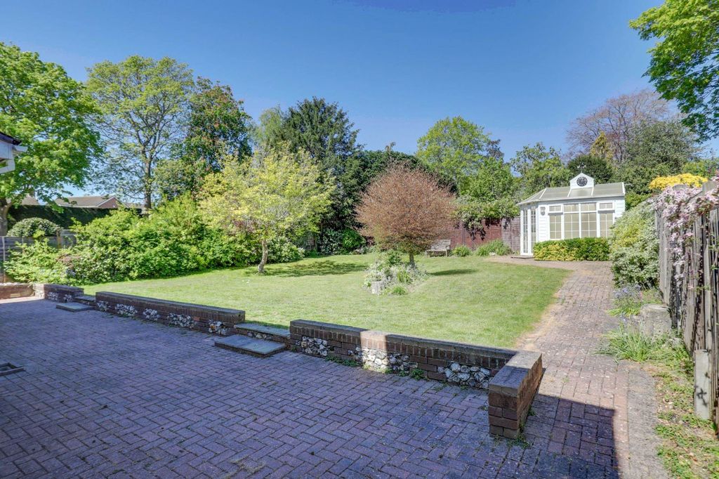 Property photo 2 of 18