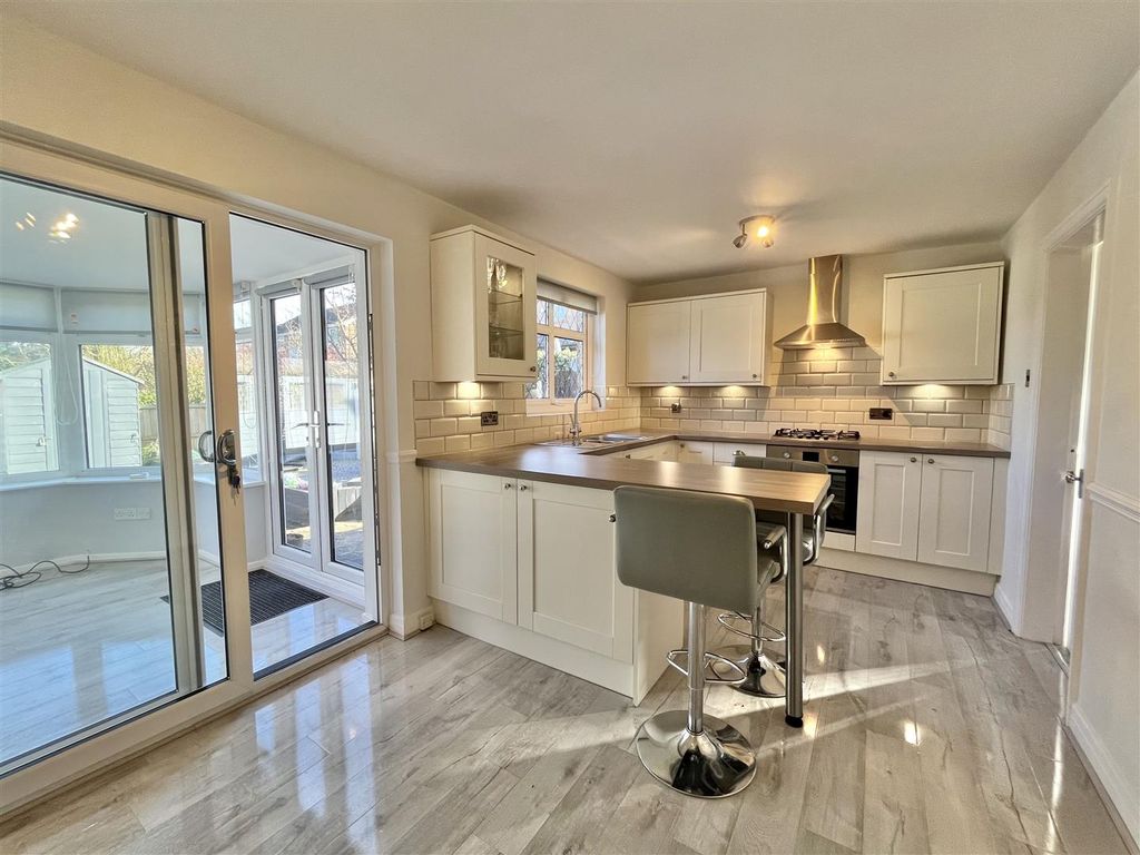 Property photo 2 of 23 Breakfast Kitchen