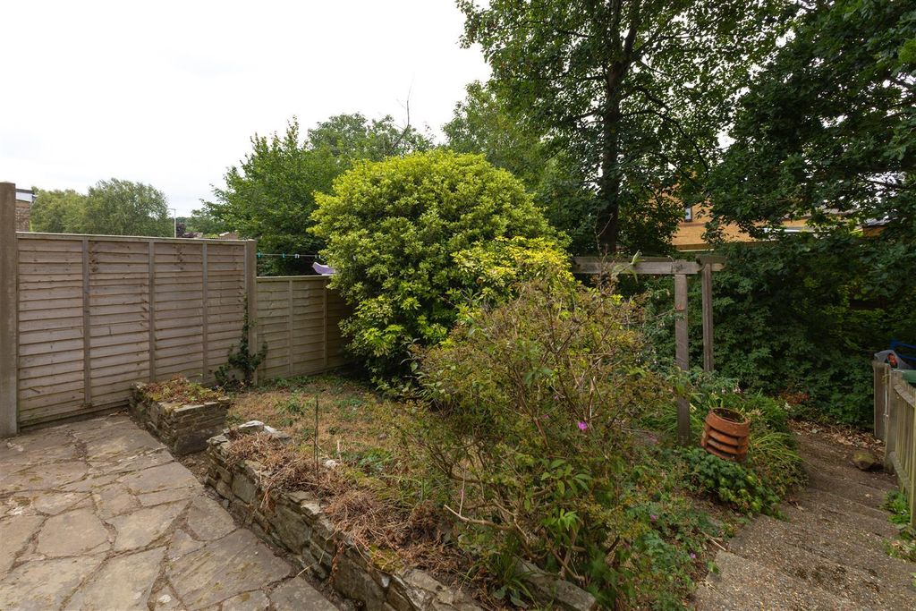 Property photo 2 of 20 Garden