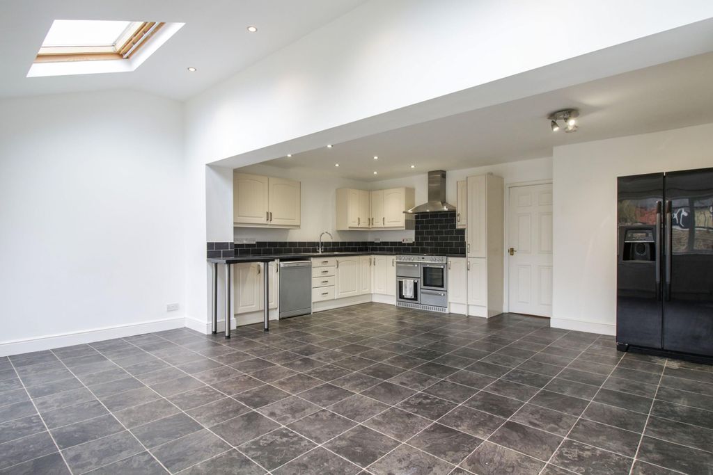 Property photo 1 of 12 Kitchen