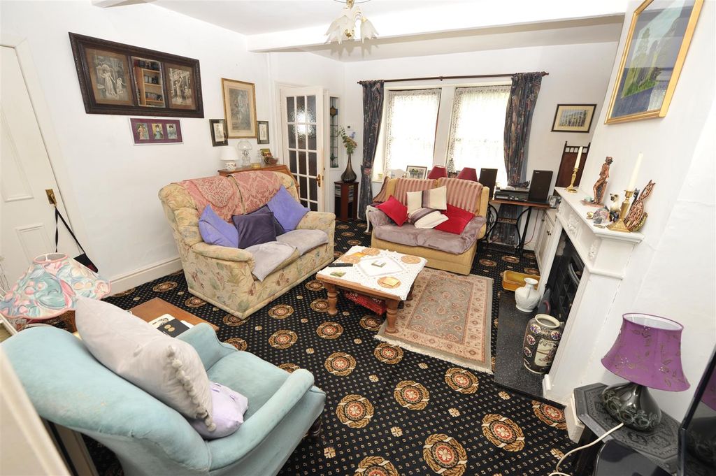 Property photo 2 of 13