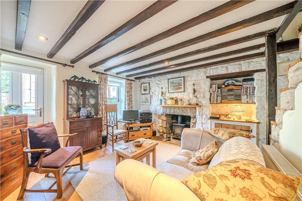 Property photo 3 of 16 Sitting Room