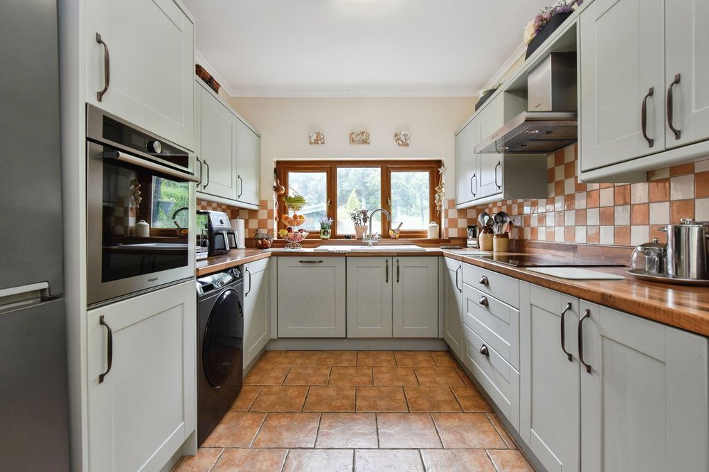 Property photo 3 of 17 Photo