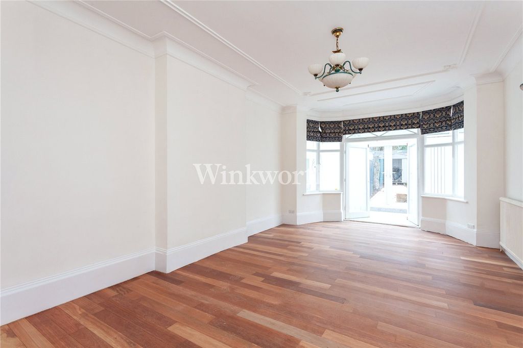 Property photo 1 of 14 Picture No. 11
