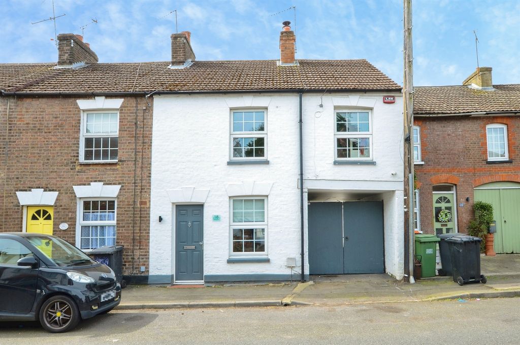 Property photo 1 of 19