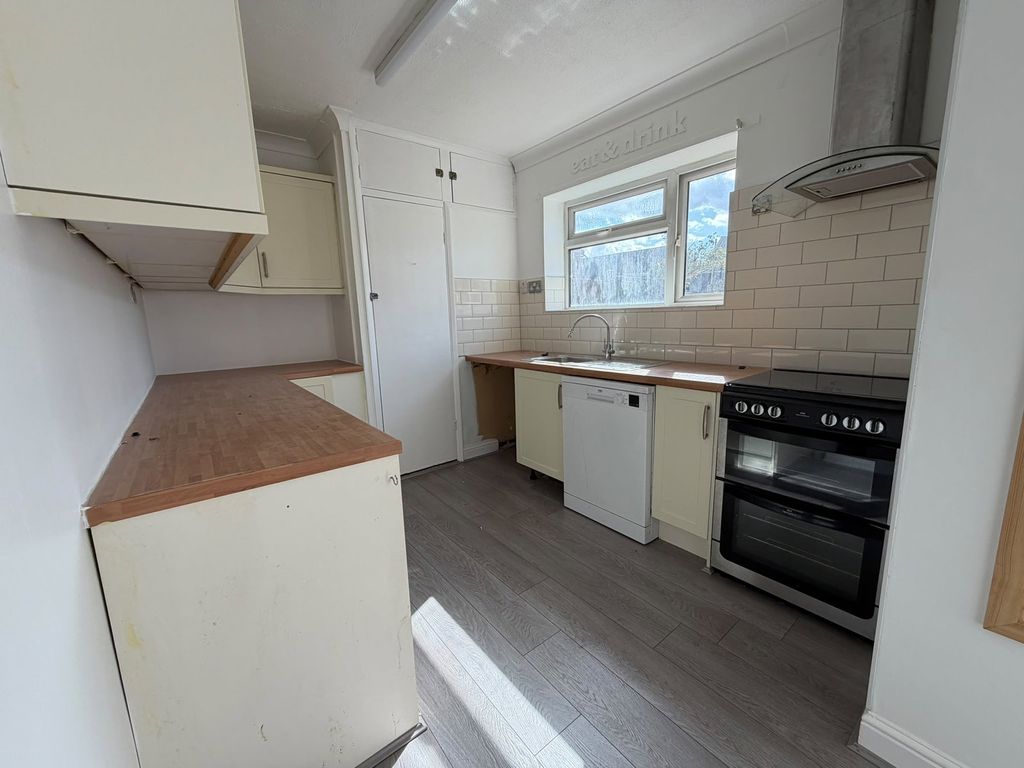 Property photo 2 of 26