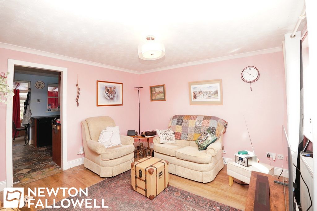 Property photo 3 of 12