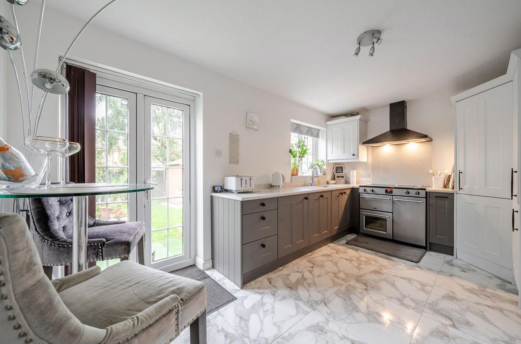 Property photo 2 of 26 1514742-12-1A068d...