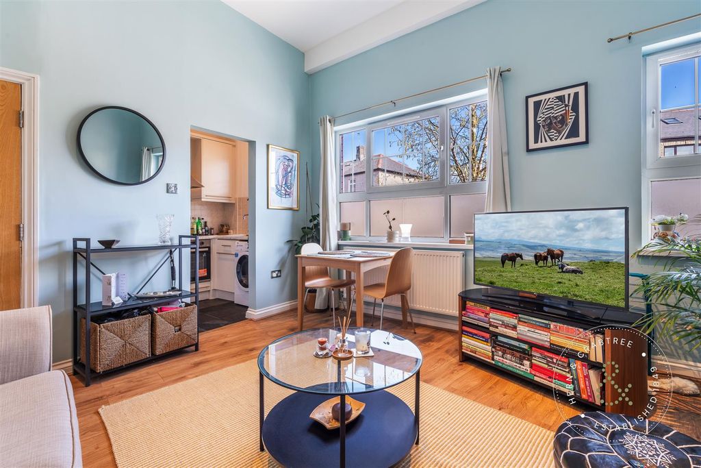 Property photo 2 of 38 Untitled-5.Jpg