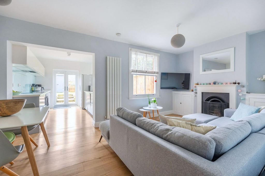 Property photo 3 of 21