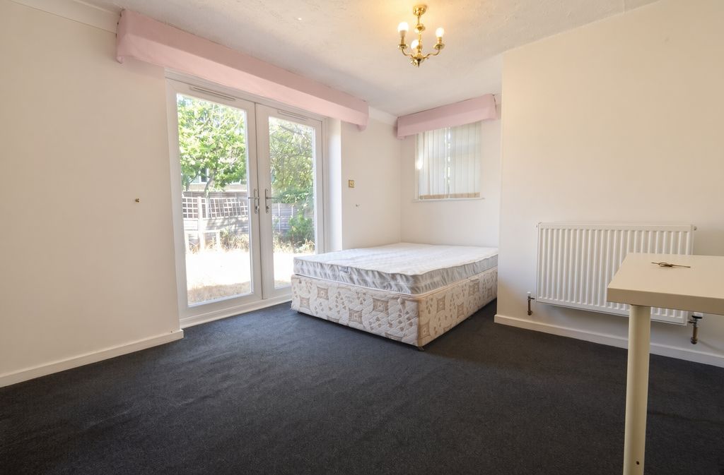 Property photo 3 of 14 A1J95