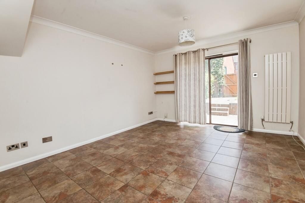 Property photo 3 of 8