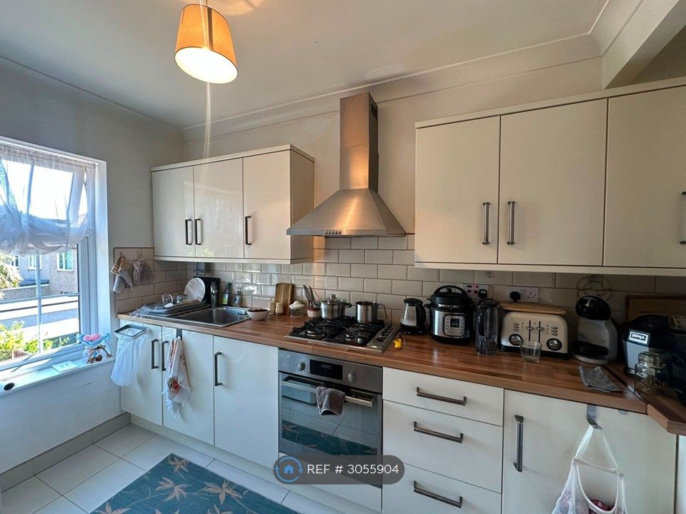 Property photo 2 of 6 Seperate Kitchen