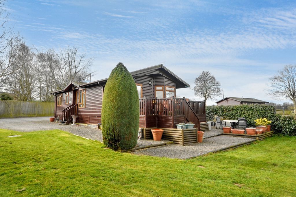 Property photo 1 of 17 Front Main 2.Jpg