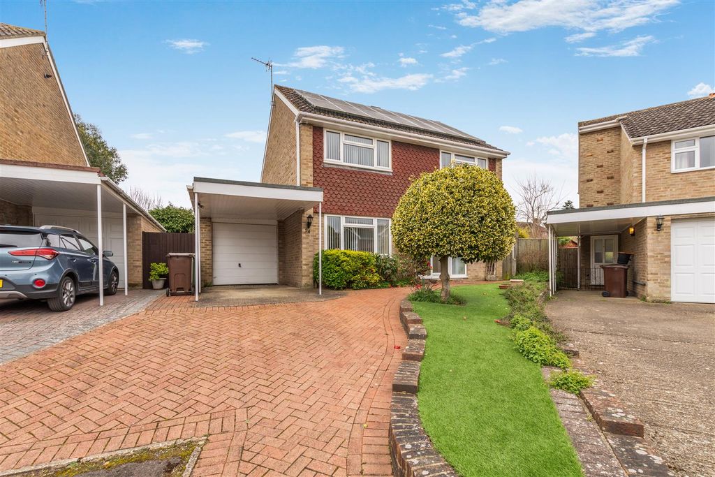 Property photo 1 of 17 External