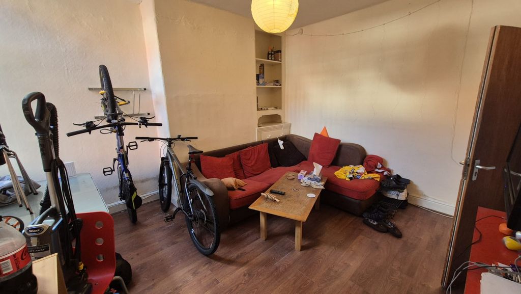 Property photo 2 of 17 Gallery