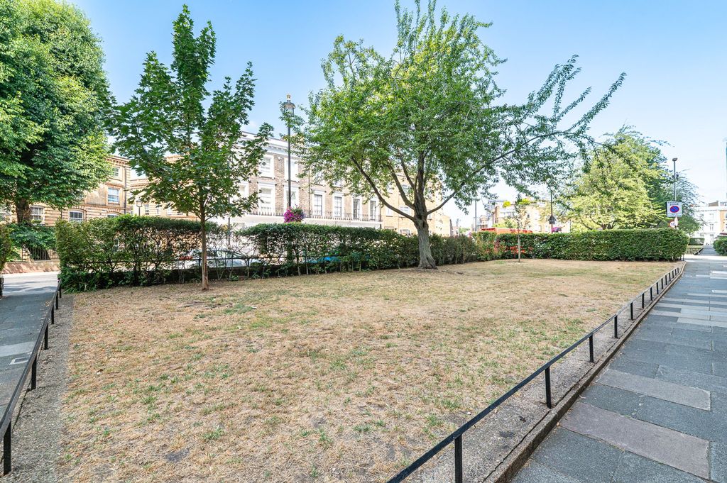 Property photo 3 of 30